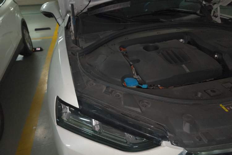 Used Wey P8 2018 2.0T Flagship Model Engine Bay Right