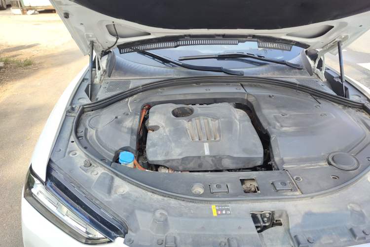 Used Wey P8 2018 2.0T Flagship Model Engine Bay Right