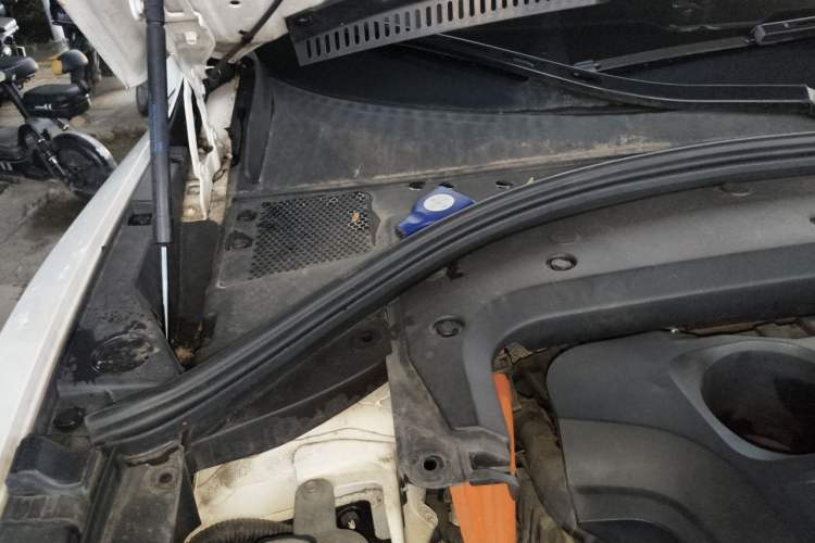 Used Wey P8 2018 2.0T Flagship Model Engine Bay Right