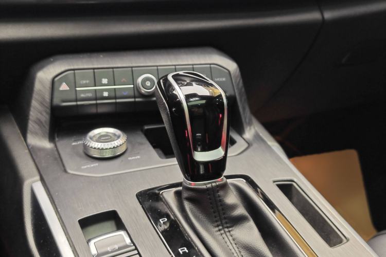 Used Wey P8 2018 2.0T Flagship Model Gear Lever