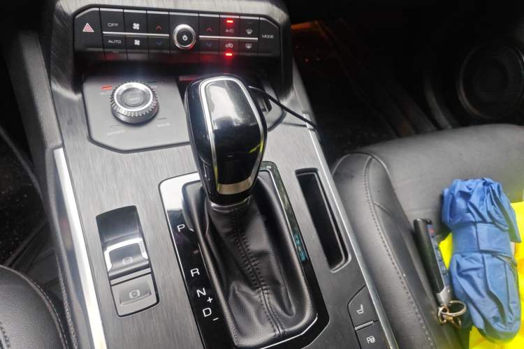 Used Wey P8 2018 2.0T Flagship Model Gear Lever