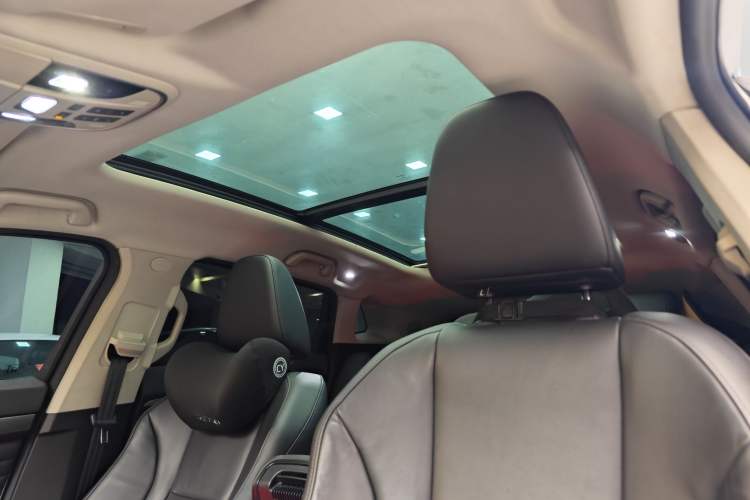 Used Wey P8 2018 2.0T Flagship Model Interior 11