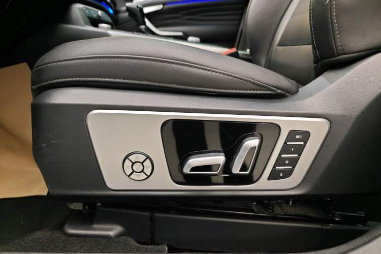 Used Wey P8 2018 2.0T Flagship Model Interior 14