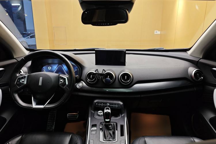 Used Wey P8 2018 2.0T Flagship Model Interior 5