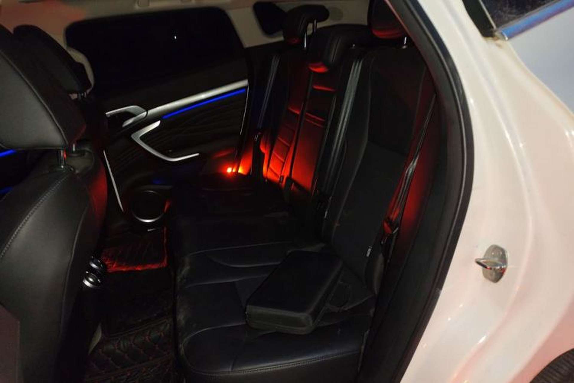 Used Wey P8 2018 2.0T Flagship Model Left Rear Seat
