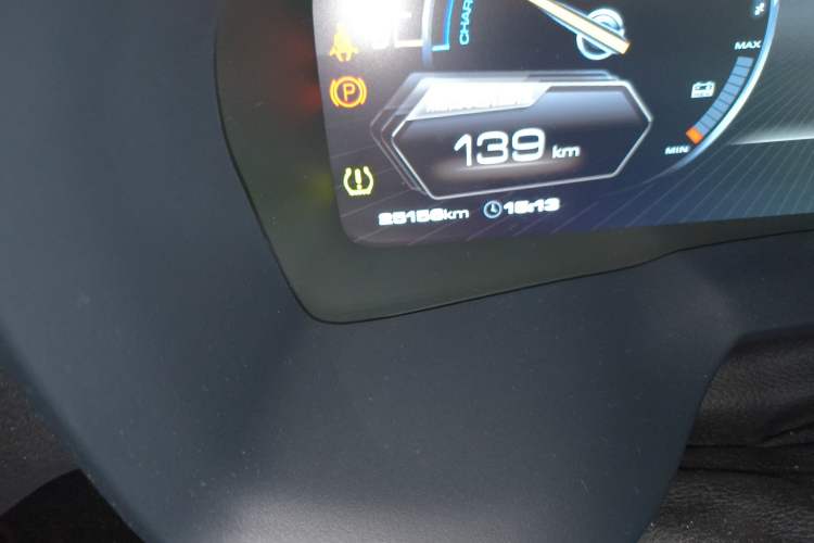 Used Wey P8 2018 2.0T Flagship Model Odometer Close Up