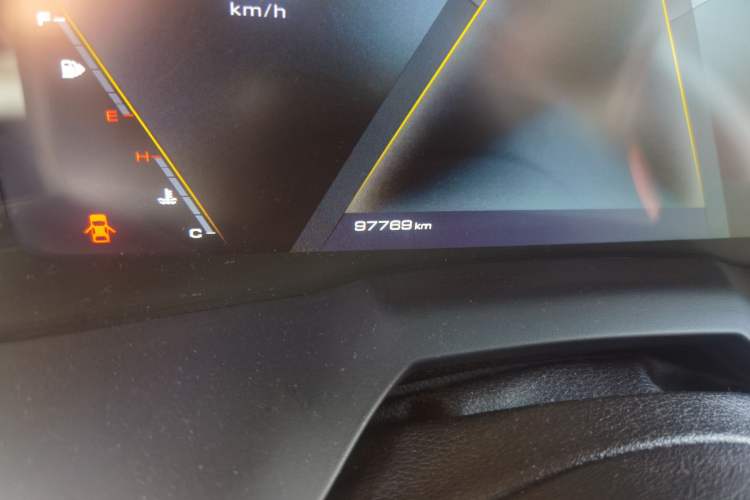 Used Wey P8 2018 2.0T Premium Edition Odometer Close Up