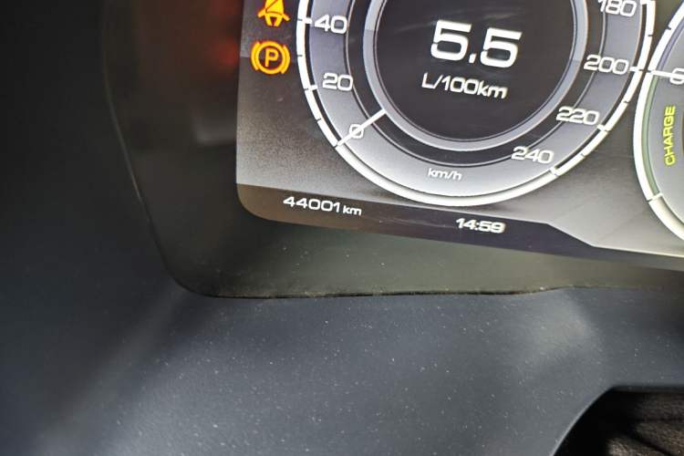 Used Wey P8 2018 2.0T Flagship Model Odometer Close Up