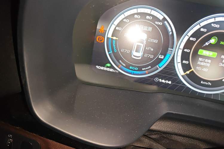 Used Wey P8 2018 2.0T Flagship Model Odometer Close Up