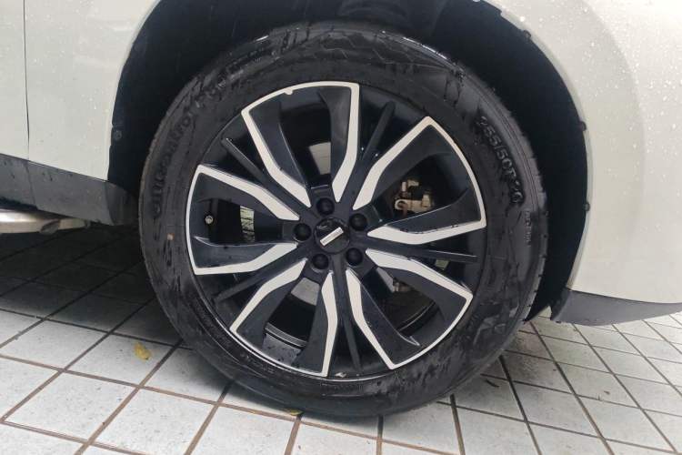 Used Wey P8 2018 2.0T Flagship Model Right Front Wheel Hub