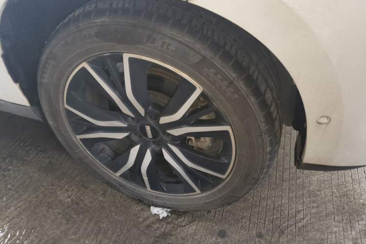 Used Wey P8 2018 2.0T Flagship Model Right Front Wheel Hub