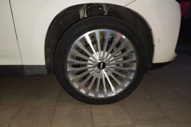 Used Wey P8 2018 2.0T Flagship Model Right Front Wheel Hub