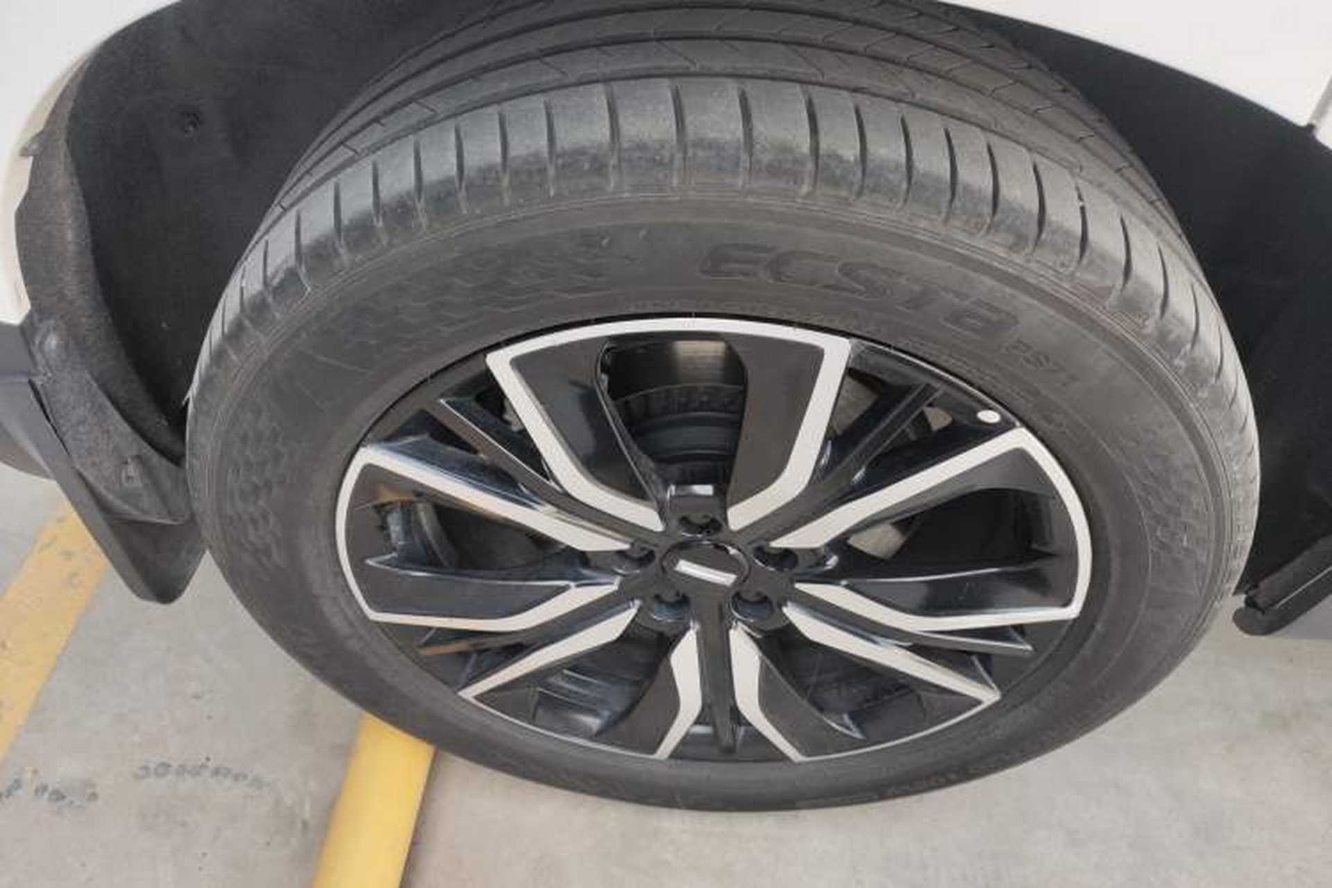 Used Wey P8 2018 2.0T Flagship Model Right Rear Wheel Hub