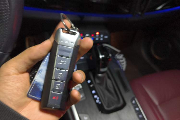 Used Wey P8 2018 2.0T Flagship Model Vehicle Key