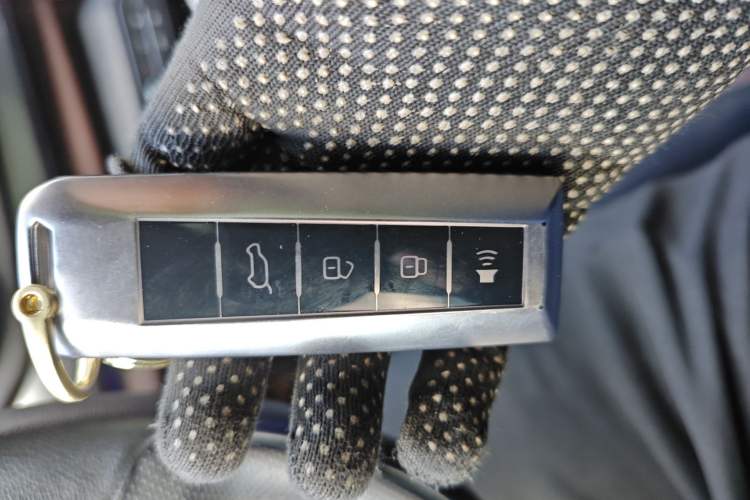 Used Wey P8 2018 2.0T Flagship Model Vehicle Key