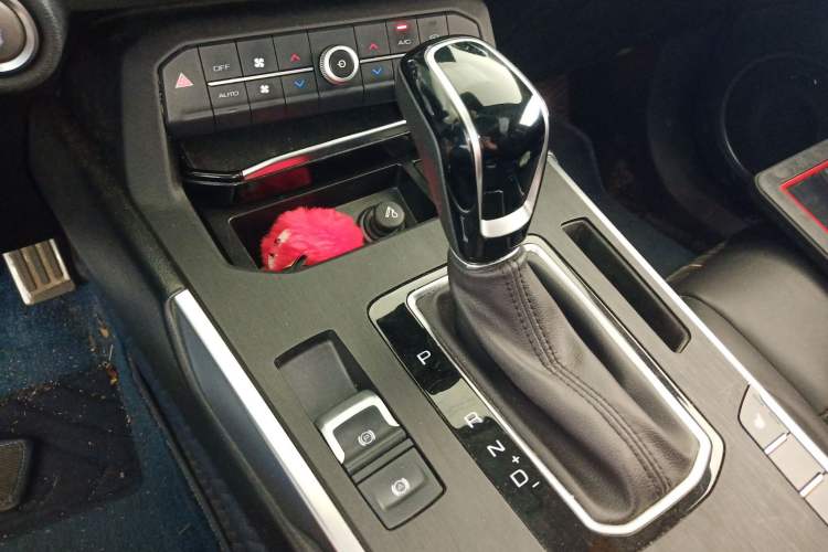 Used Wey VV5 2017 2.0T Ultra-Luxury Version Gear Lever