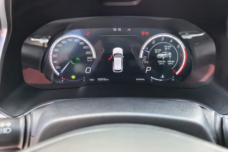 Used Wey VV5 2017 2.0T Flagship Edition Odometer Close Up