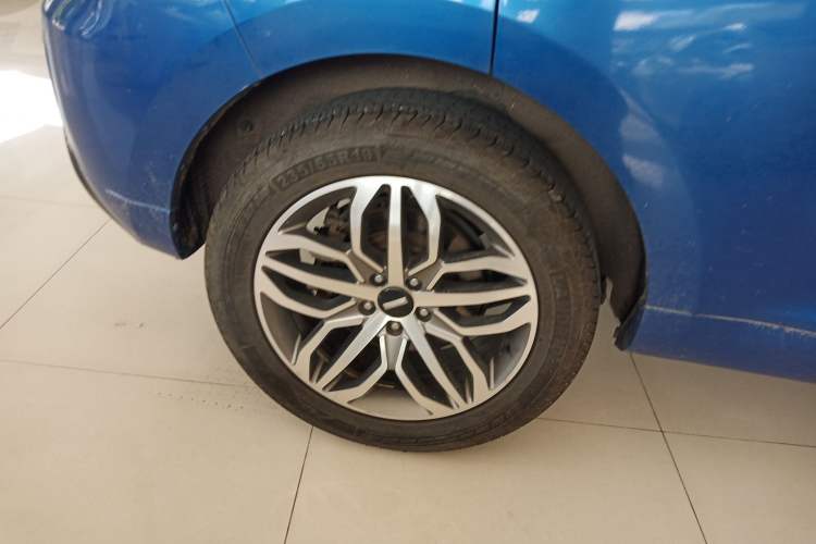 Used Wey VV5 2017 2.0T Ultra-Luxury Version Right Rear Wheel Hub