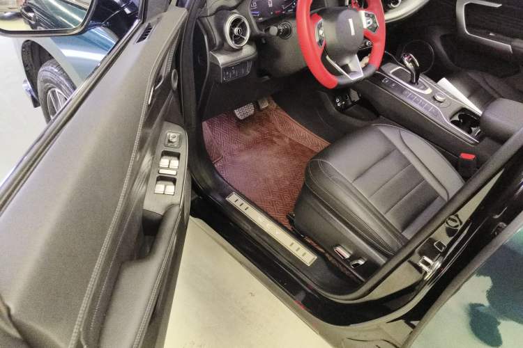 Used Wey VV5 2020 1.5T Two-Wheel Drive Smart Pioneer Driver Seat