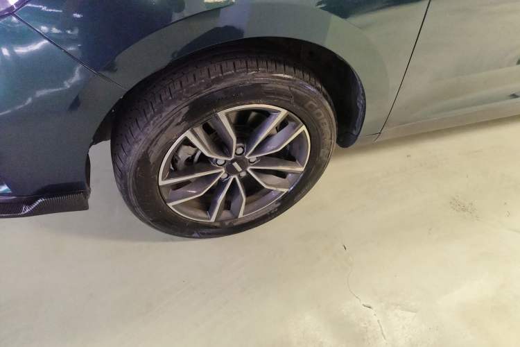 Used Wey VV5 2020 1.5T Two-Wheel Drive Smart Pioneer Left Front Wheel Hub