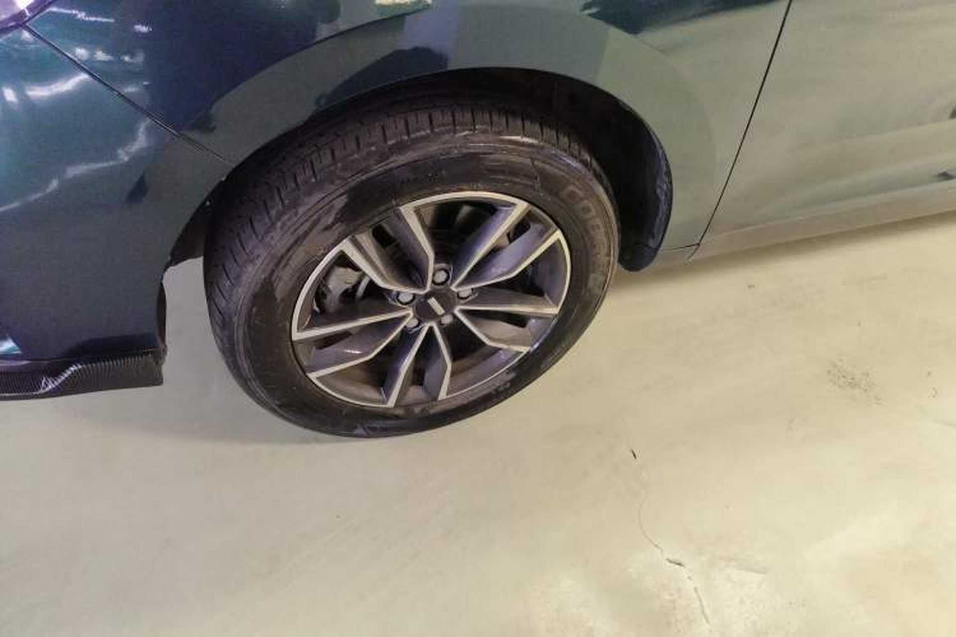 Used Wey VV5 2020 1.5T Two-Wheel Drive Smart Pioneer Left Front Wheel Hub