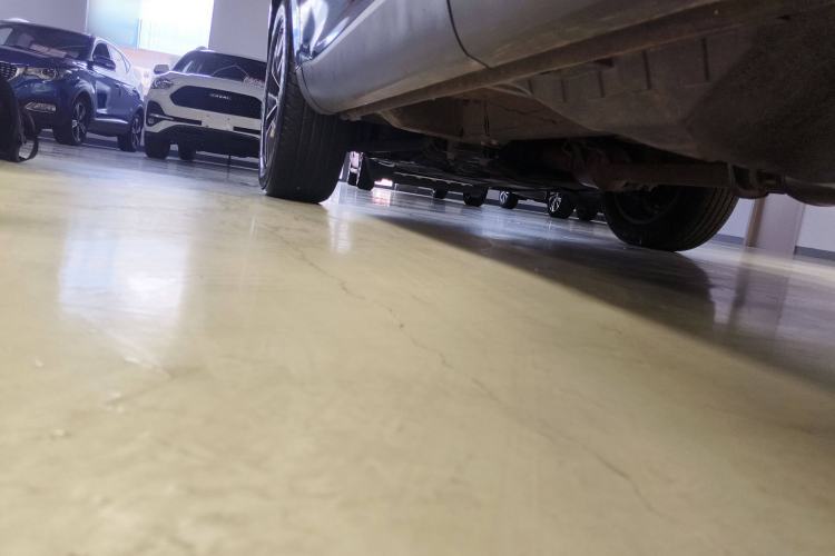 Used Wey VV5 2020 1.5T Two-Wheel Drive Smart Pioneer Left Side Sill