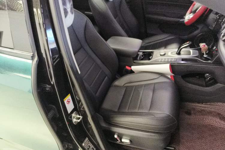 Used Wey VV5 2020 1.5T Two-Wheel Drive Smart Pioneer Right Front Seat