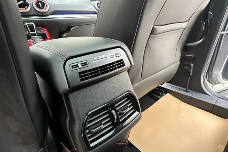 Used Wey VV5 2019 Upgraded Model 2.0T Two-Wheel Drive Ultra-Luxury Version China V Standard Exterior 14