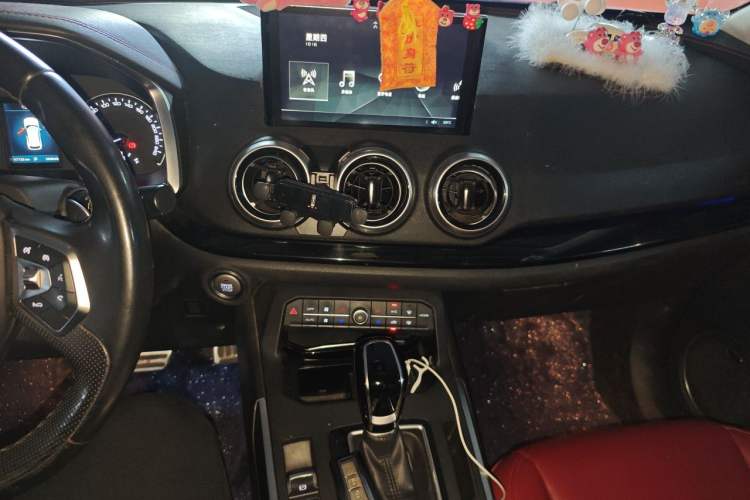 Used Wey VV5 2017 2.0T Ultra-Luxury Version Audio And AC Panel