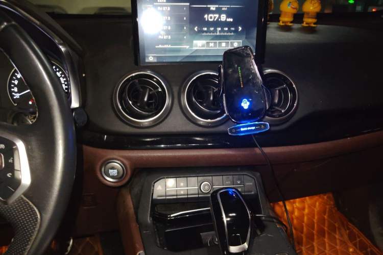 Used Wey VV5 2017 2.0T Ultra-Luxury Version Audio And AC Panel