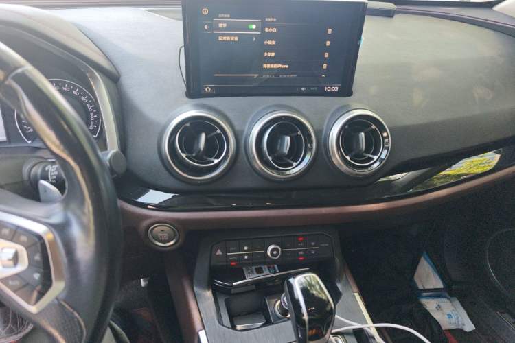 Used Wey VV5 2017 2.0T Ultra-Luxury Version Audio And AC Panel