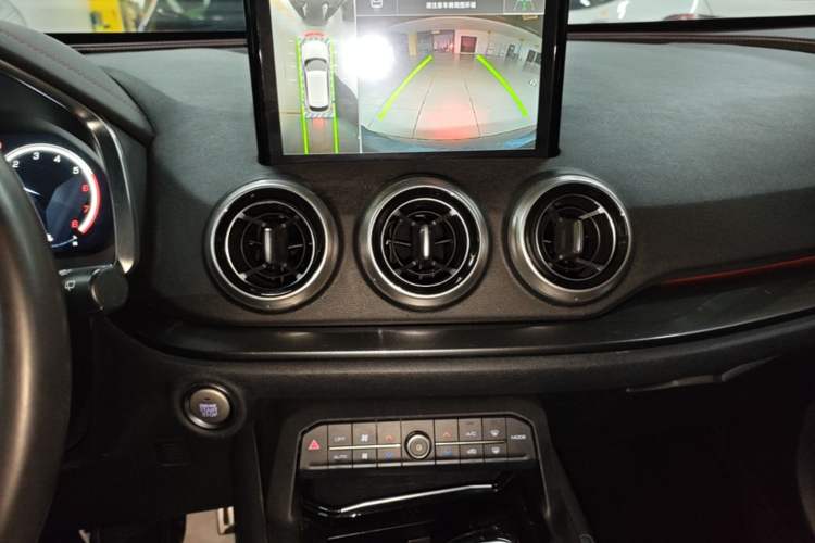 Used Wey VV5 2017 2.0T Flagship Edition Audio And AC Panel