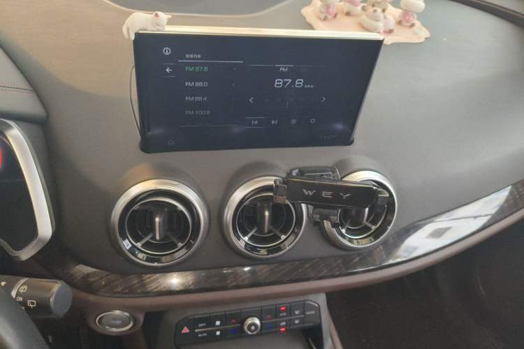 Used Wey VV5 2017 2.0T Flagship Edition Audio And AC Panel