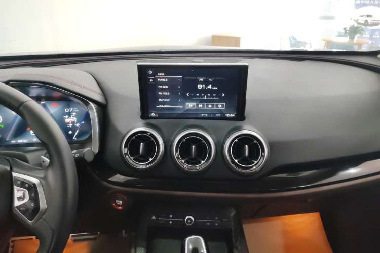 Used Wey VV5 2017 2.0T Flagship Edition Audio And AC Panel