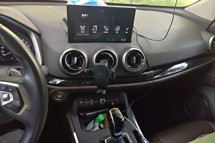 Used Wey VV5 2017 2.0T Ultra-Luxury Version Audio And AC Panel