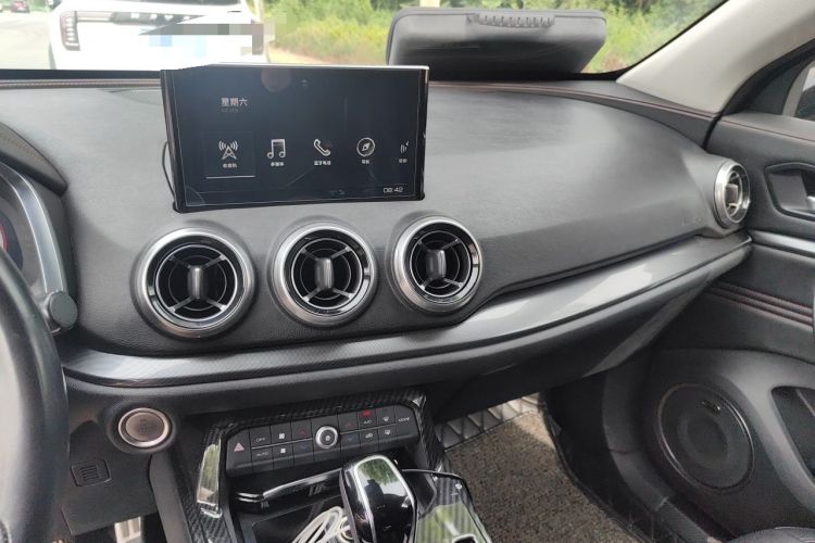 Used Wey VV5 2017 2.0T Flagship Edition Audio And AC Panel