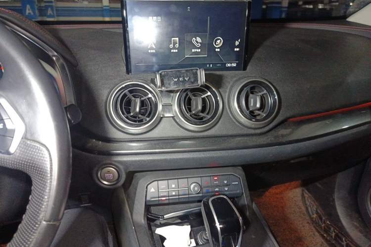 Used Wey VV5 2017 2.0T Flagship Edition Audio And AC Panel