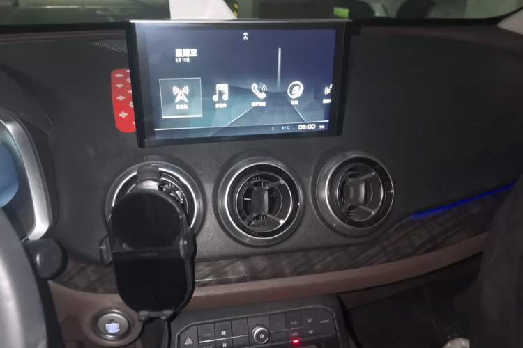 Used Wey VV5 2017 2.0T Flagship Edition Audio And AC Panel