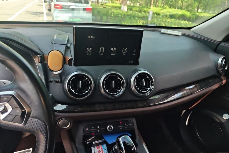 Used Wey VV5 2017 2.0T Flagship Edition Audio And AC Panel