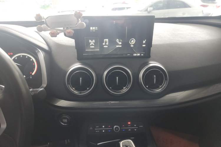Used Wey VV5 2017 2.0T Flagship Edition Audio And AC Panel