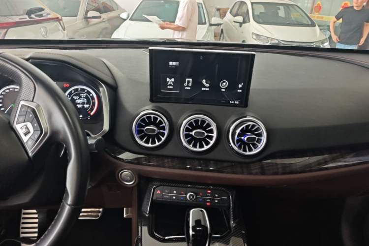 Used Wey VV5 2017 2.0T Flagship Edition Audio And AC Panel