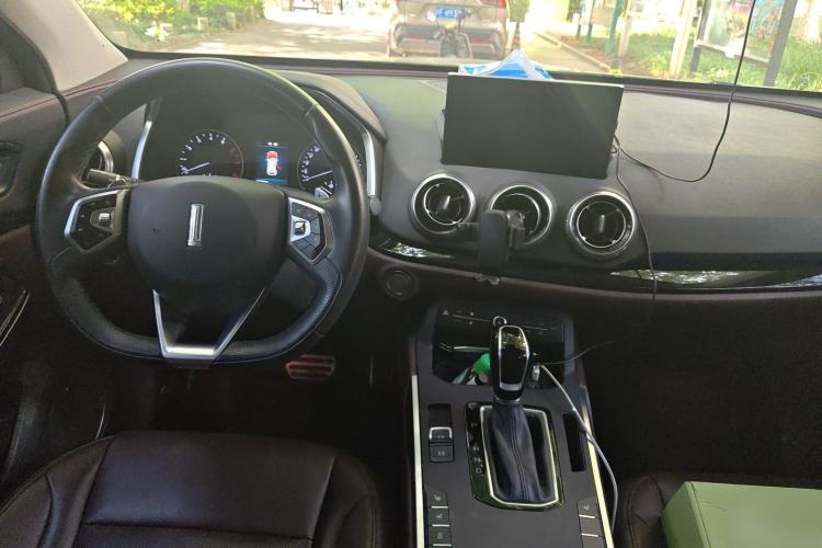 Used Wey VV5 2017 2.0T Ultra-Luxury Version Center Console