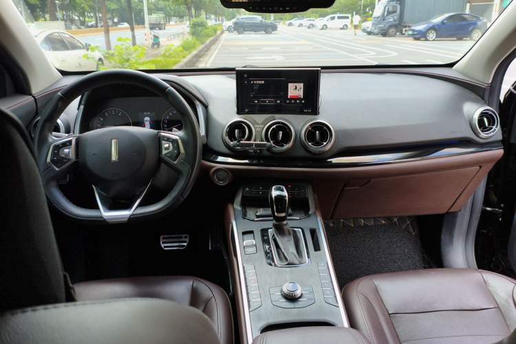 Used Wey VV5 2017 2.0T Ultra-Luxury Version Center Console