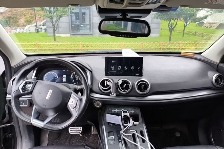 Used Wey VV5 2017 2.0T Flagship Edition Center Console