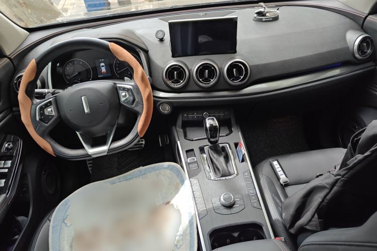Used Wey VV5 2017 2.0T Ultra-Luxury Version Center Console