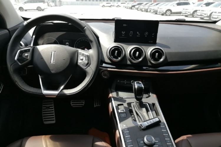 Used Wey VV5 2017 2.0T Ultra-Luxury Version Center Console