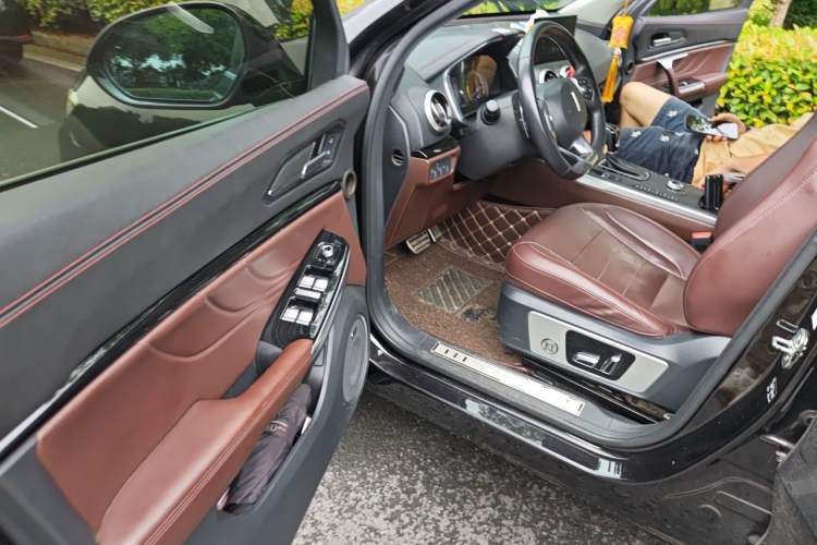 Used Wey VV5 2017 2.0T Ultra-Luxury Version Driver Seat