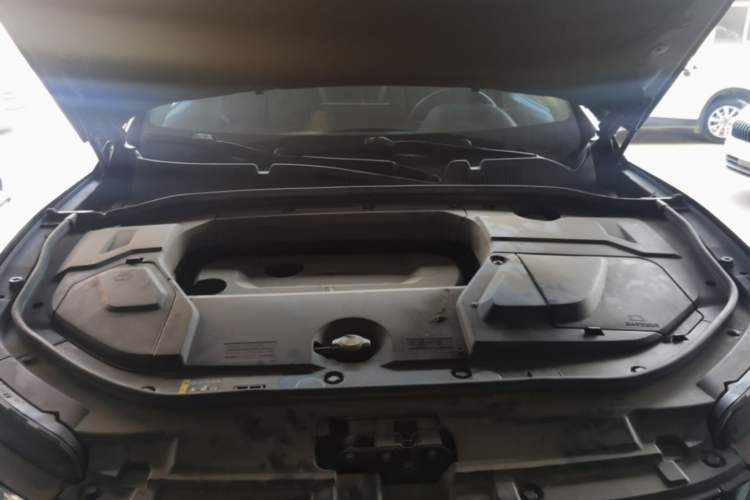 Used Wey VV5 2017 2.0T Flagship Edition Engine Bay