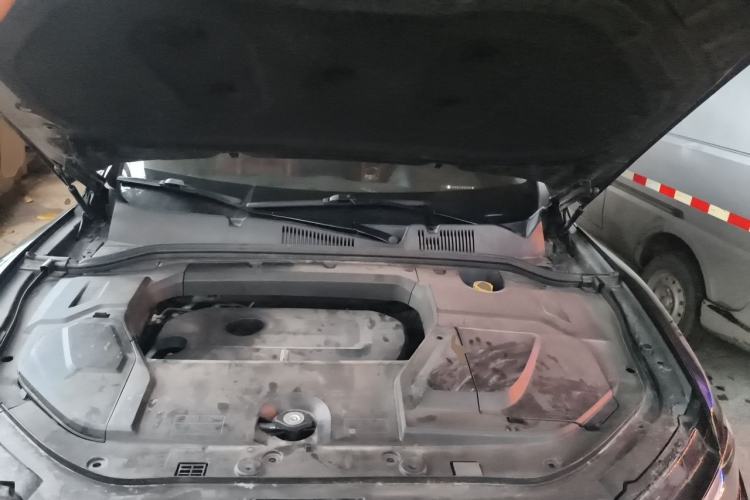 Used Wey VV5 2017 2.0T Ultra-Luxury Version Engine Bay