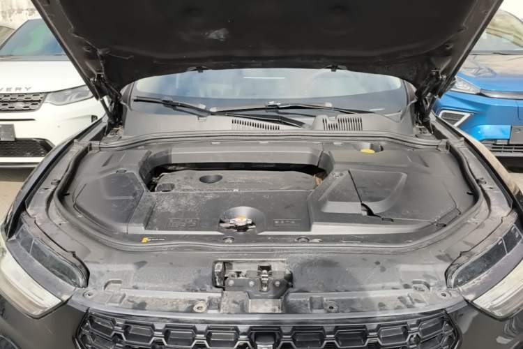 Used Wey VV5 2017 2.0T Ultra-Luxury Version Engine Bay